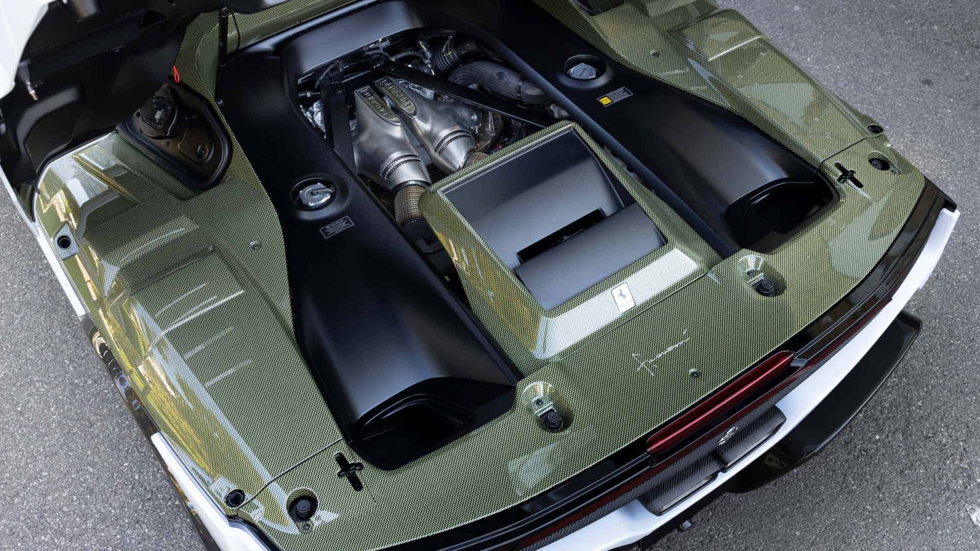 محرك سيارة فيراري SC40 جديدة