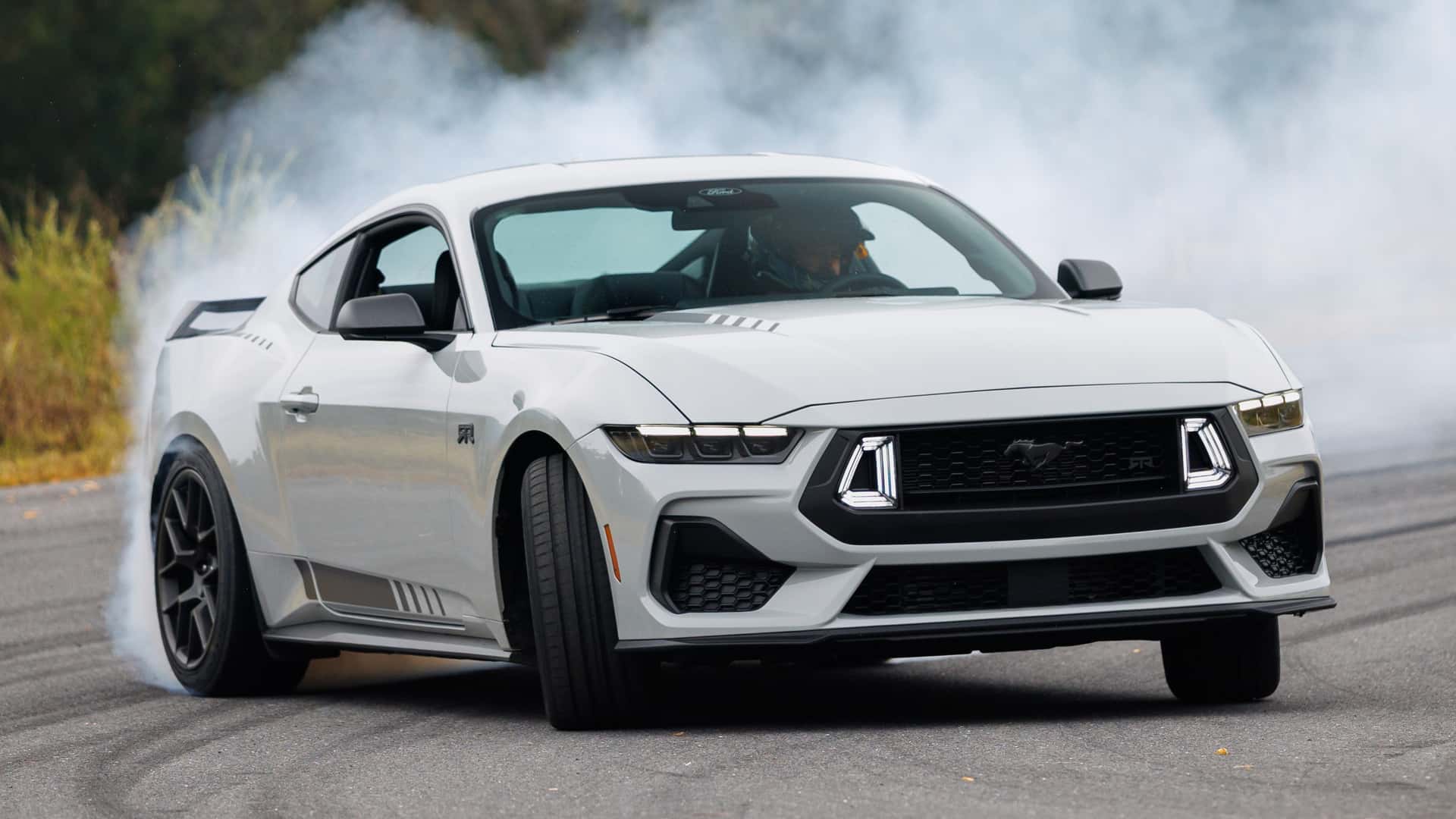 موستنج RTR 2026 تُشعل الحلبات وتعيد روح الدريفت الحقيقي 