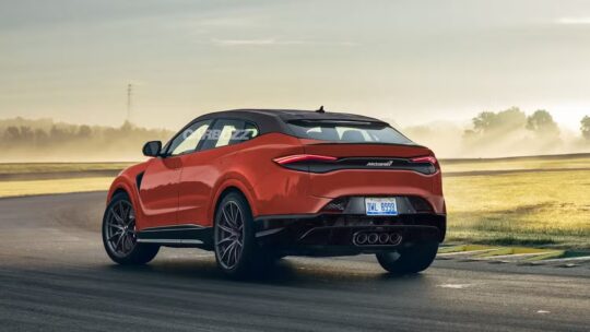 سيارة ماكلارين SUV