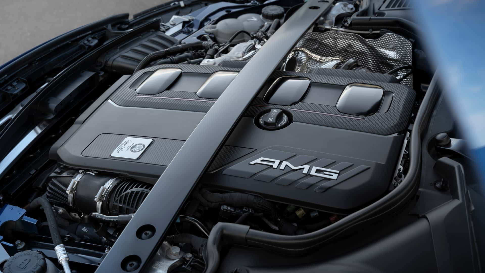 Mercedes C63 engine