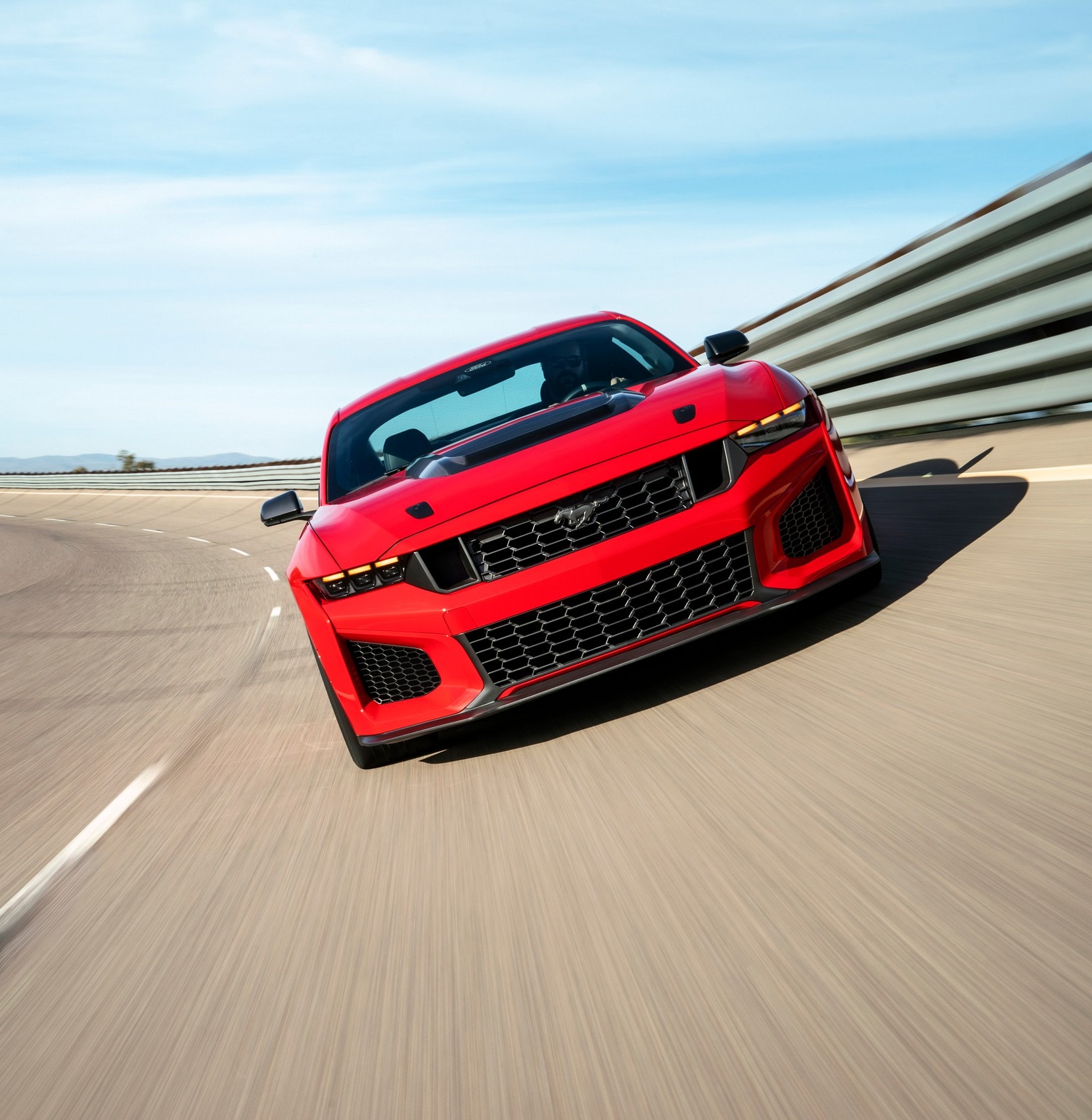 سيارة فورد موستنج دارك هورس SC 2026