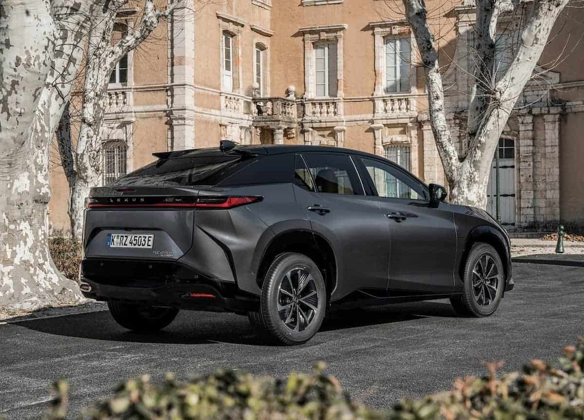 سيارة-لكزس-rz-2025-