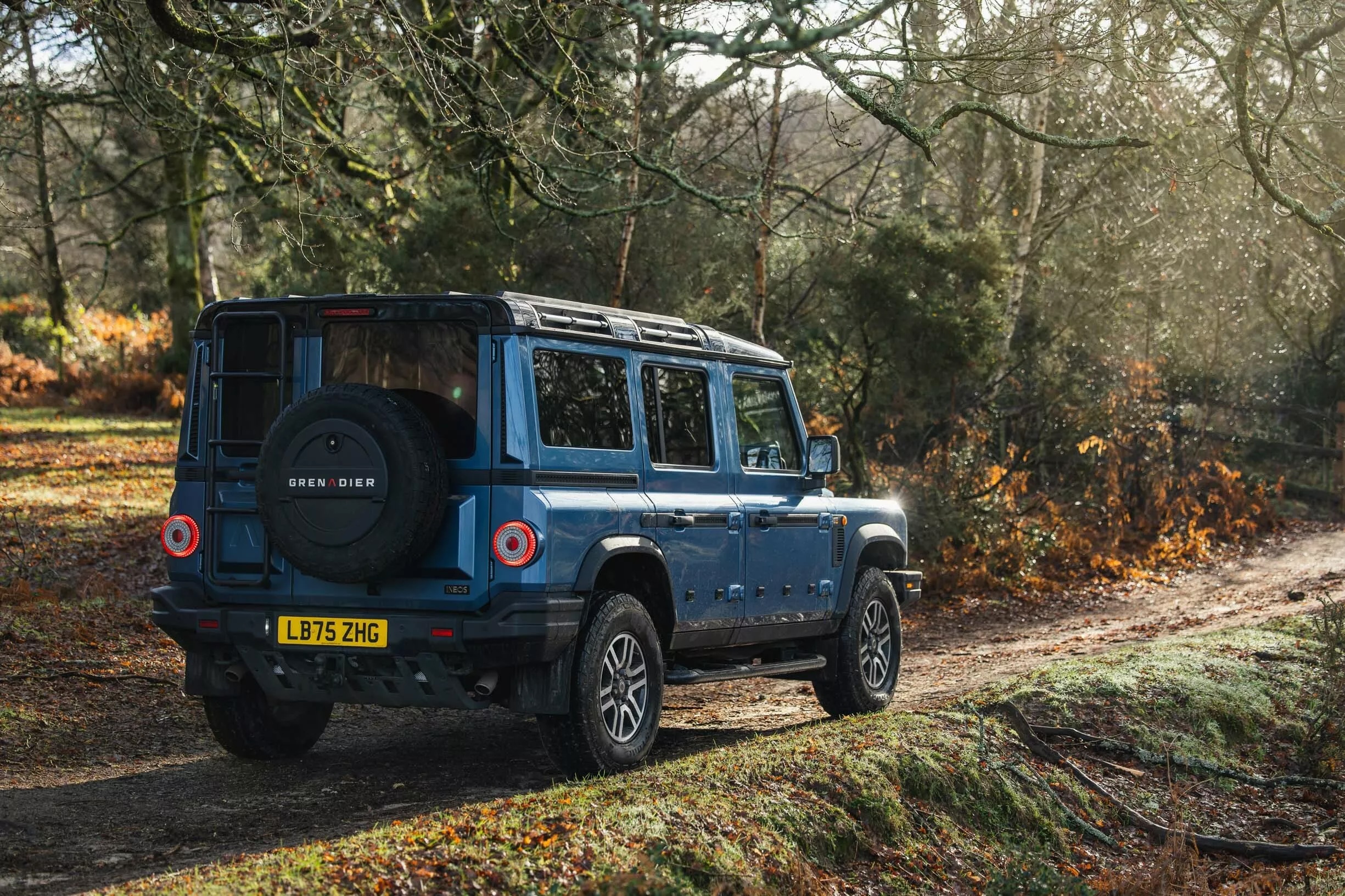 صور سيارة إينيوس جرينادير 2026