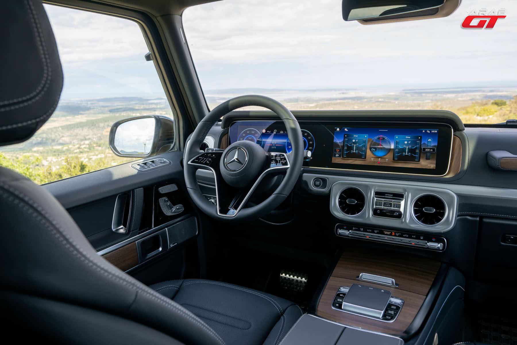 New G-Class screen