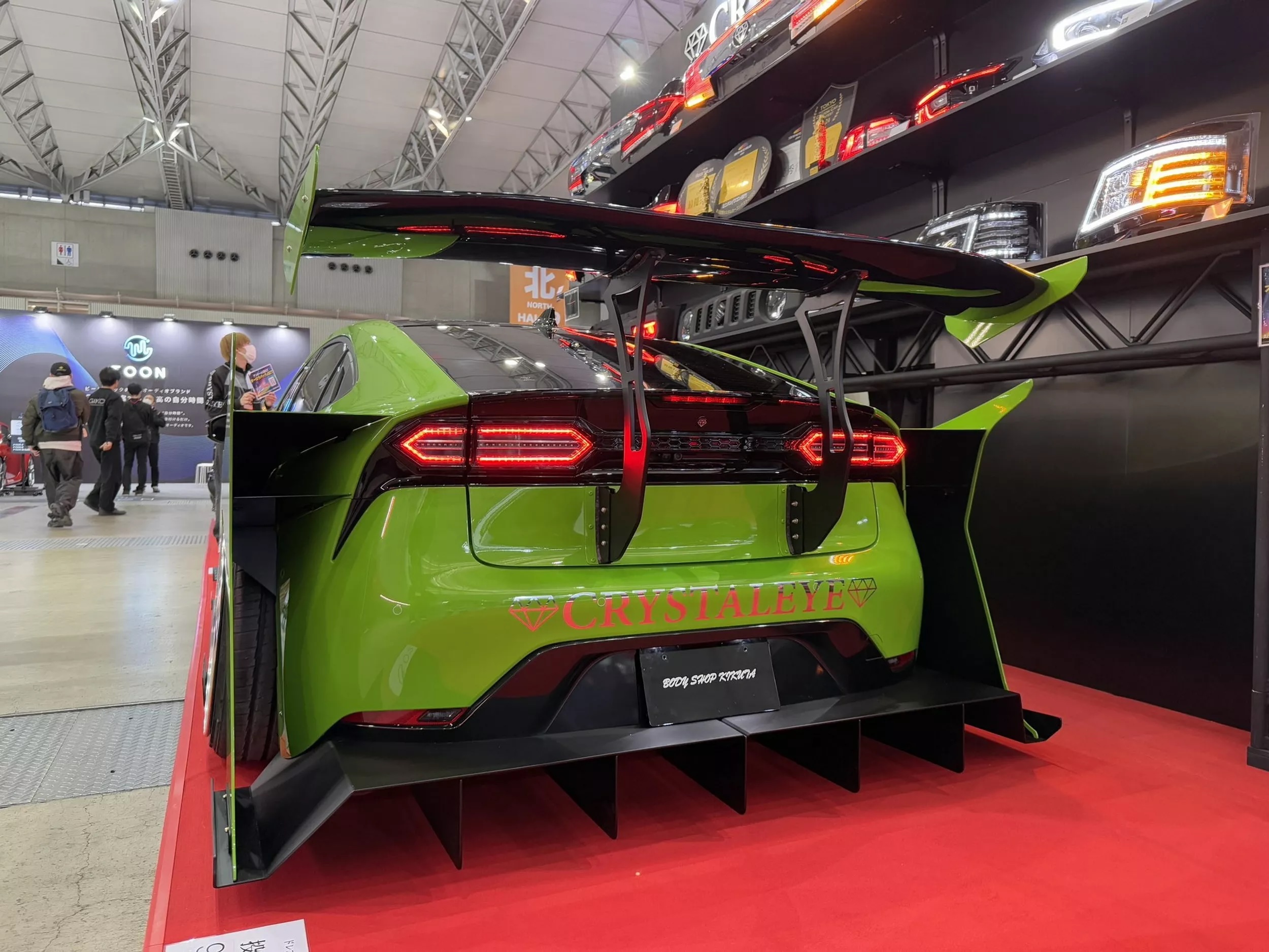 جناح تويوتا بريوس