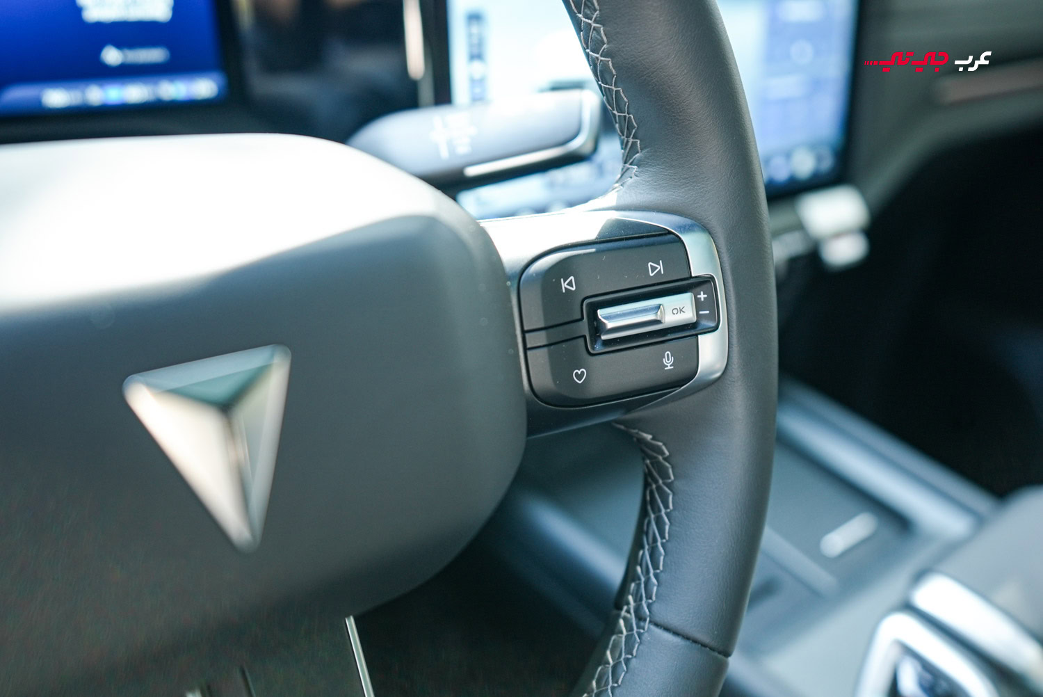 شعار سيارة ديبال