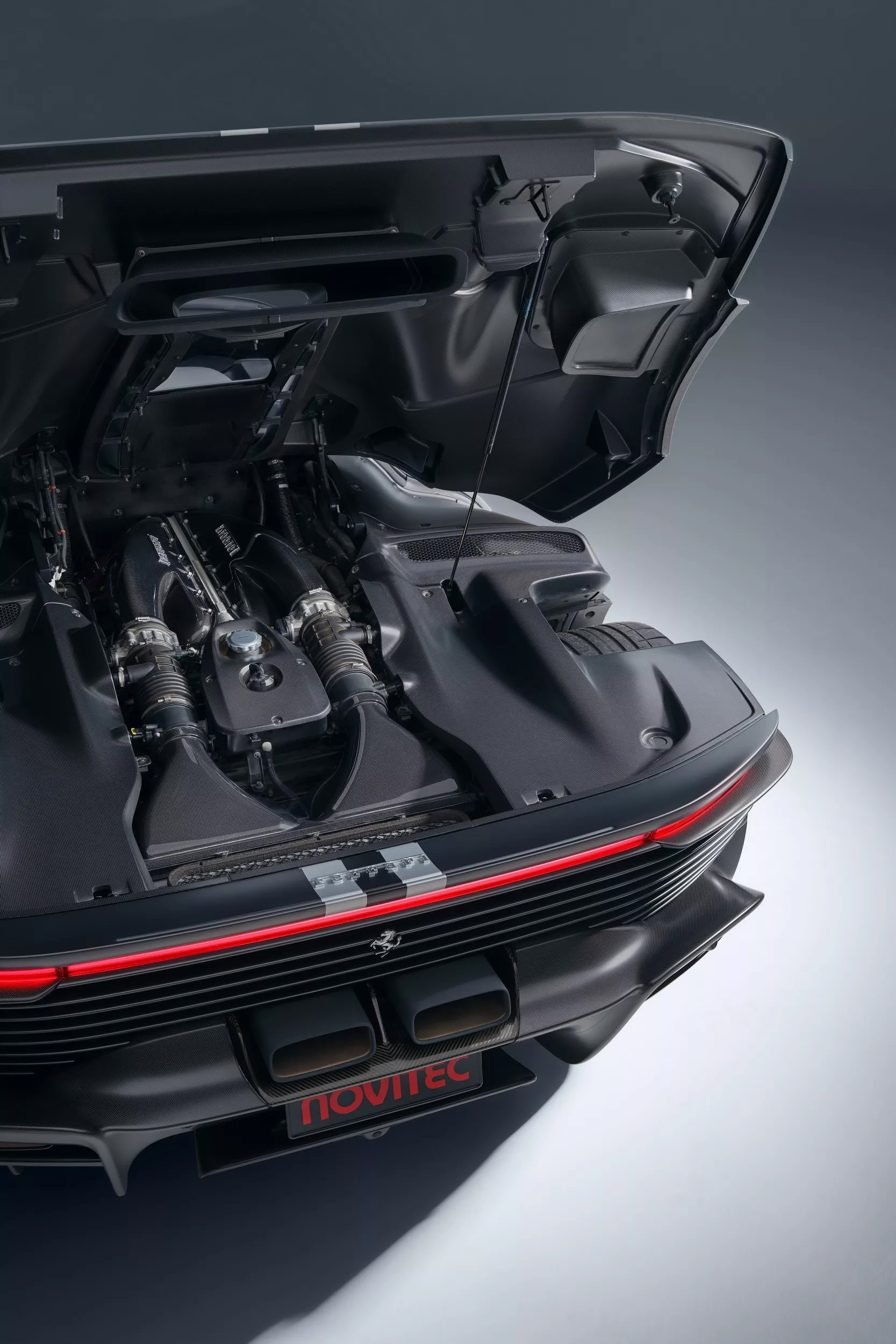 محرك فيراري دايتونا SP3