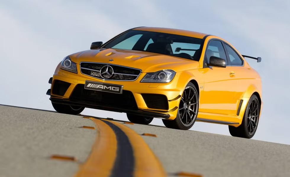 مرسيدس C63 بلاك سيريز