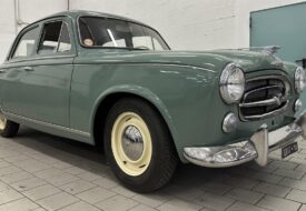 سيارة بيجو 403 كلاسيكية