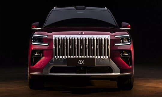 سيارة زيكر 8X