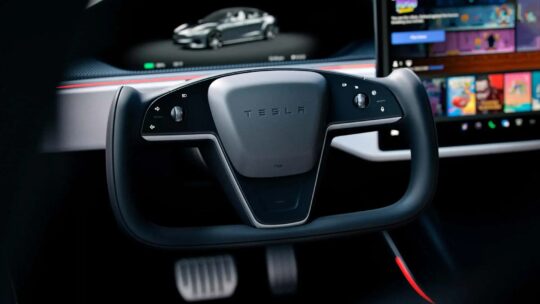 مقود Yoke من تسلا