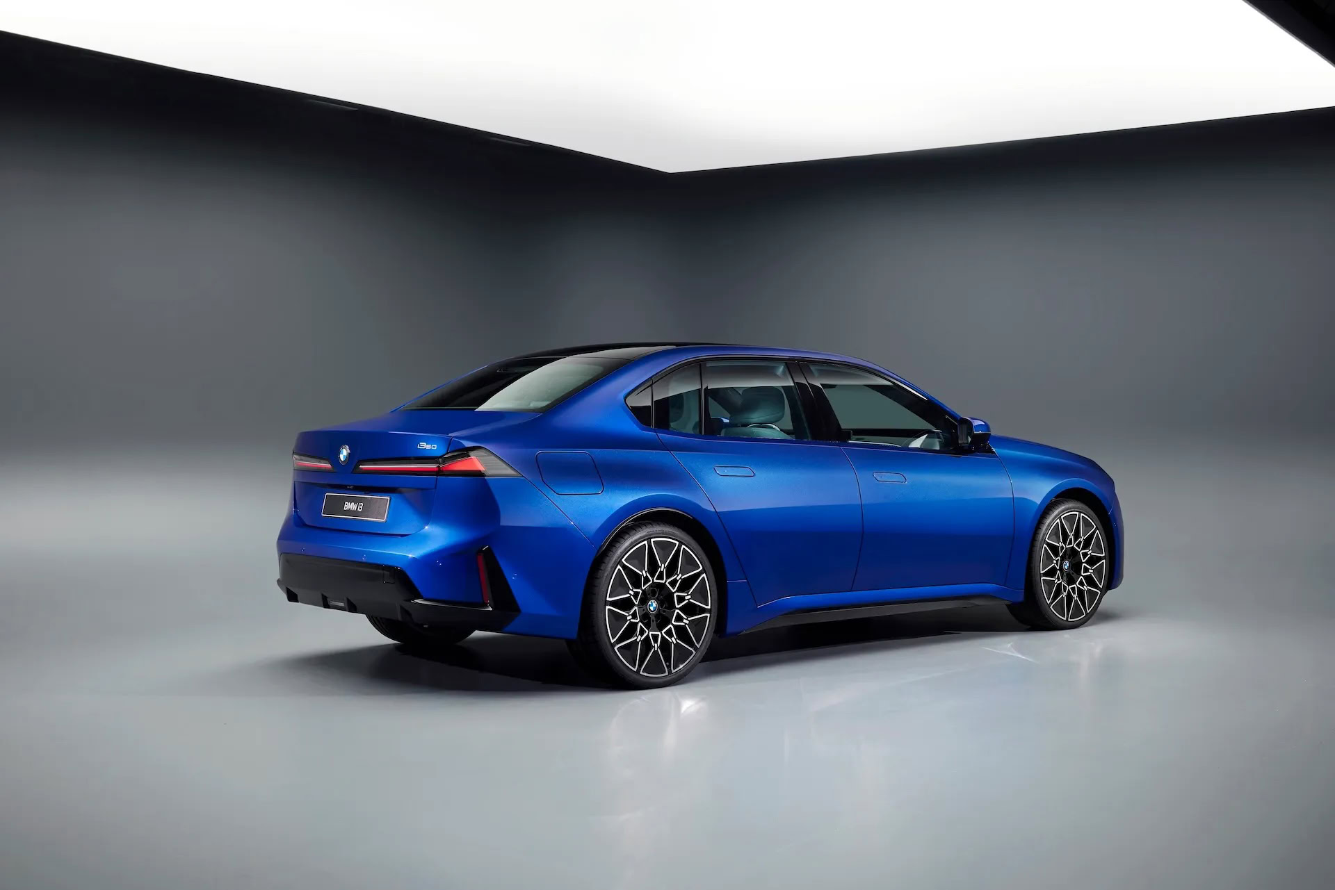 بي ام دبليو i3 2027