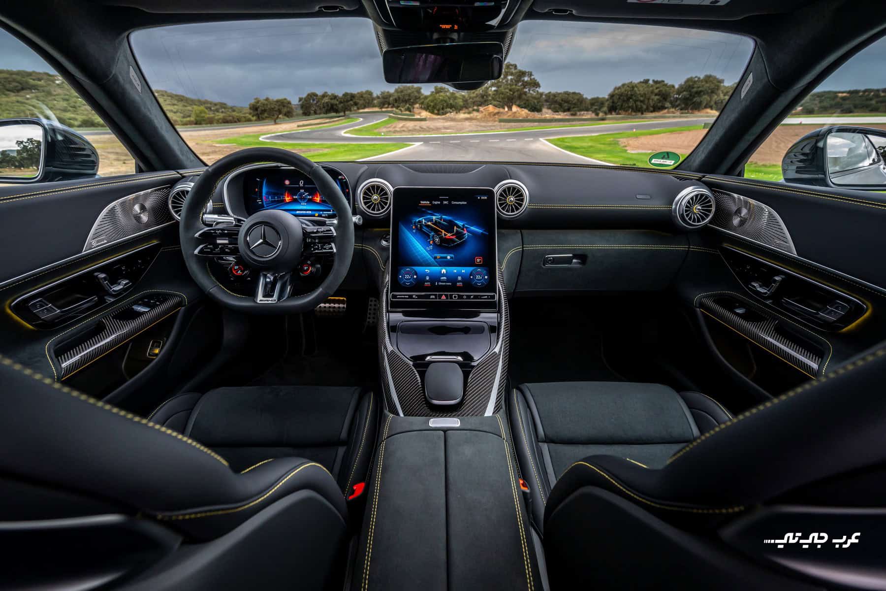 داخلية سيارة مرسيدس AMG GT 63 Pro