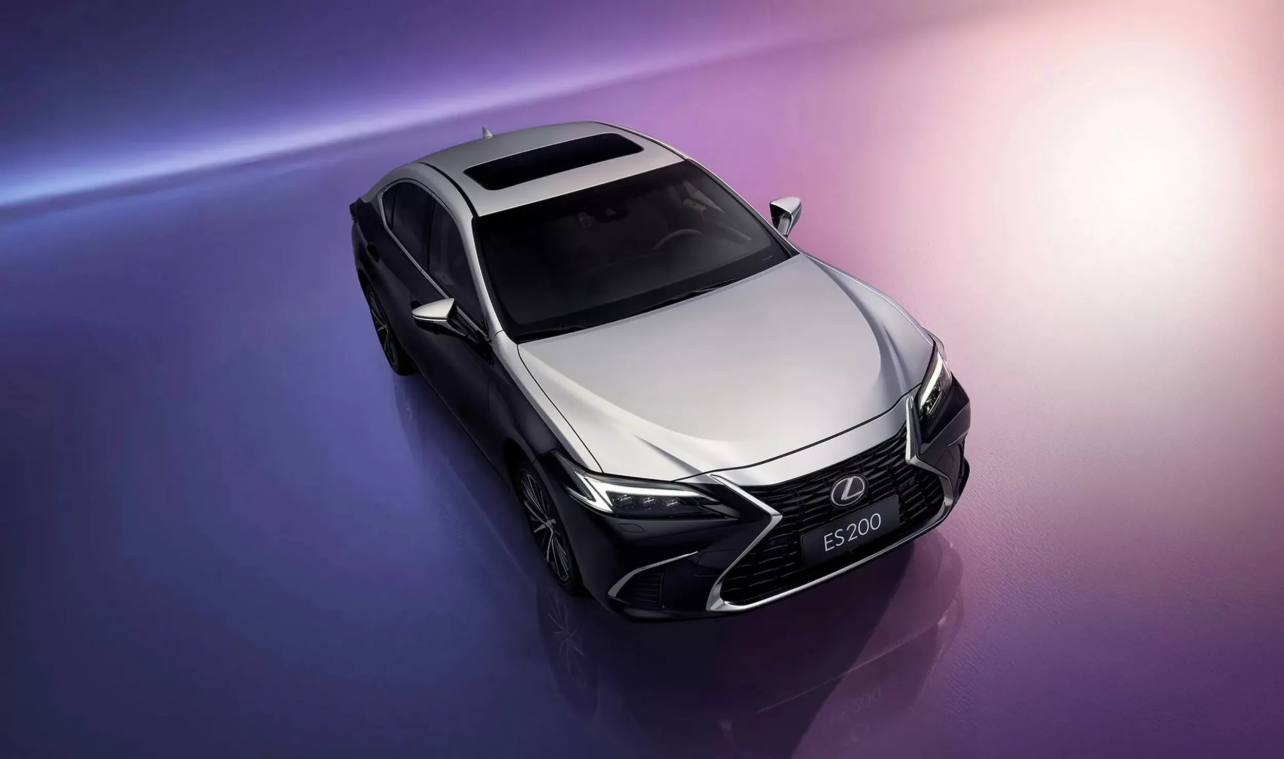 سيارة لكزس ES