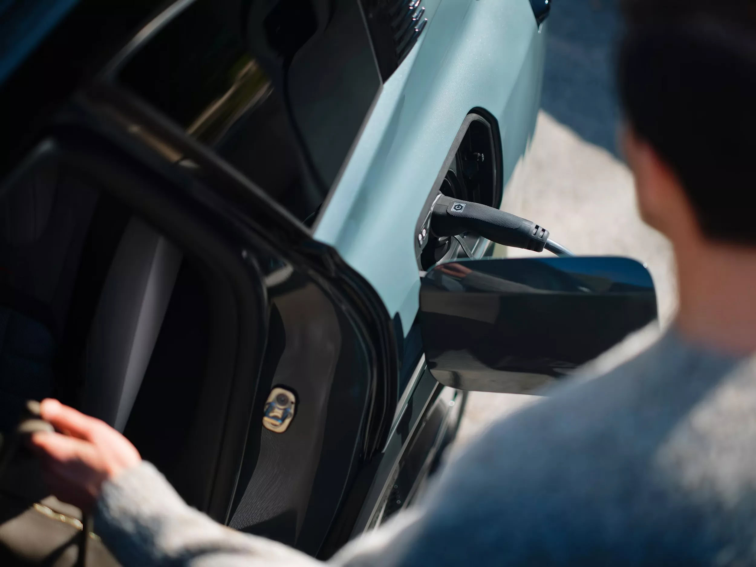 شاحن سيارة هجينة