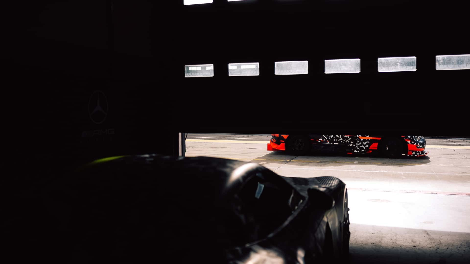 كراج مرسيدس بلاك سيريس جديدة