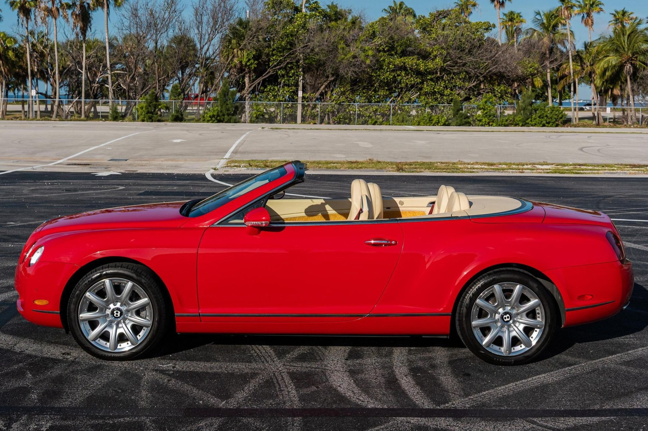 للبيع بنتلي كونتيننتال GTC موديل 2007