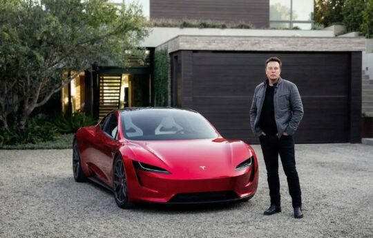 سيارة تسلا رودستر الجديدة كلياً