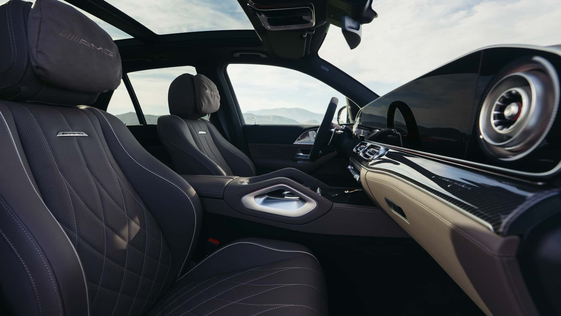 شاشة مرسيدس GLE 2027