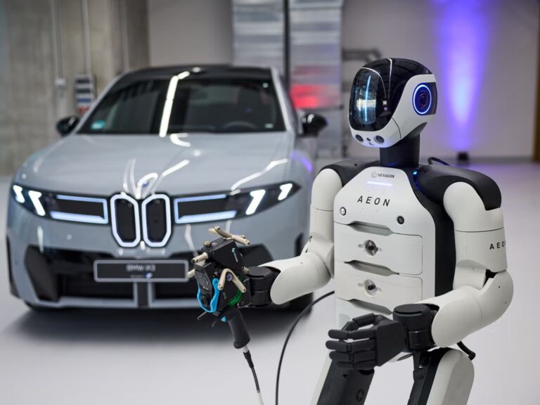 توظيف روبوتات بشرية