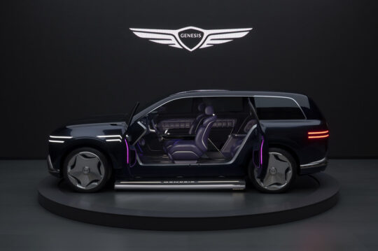 سيارة جينيسيس نيولون الاختبارية