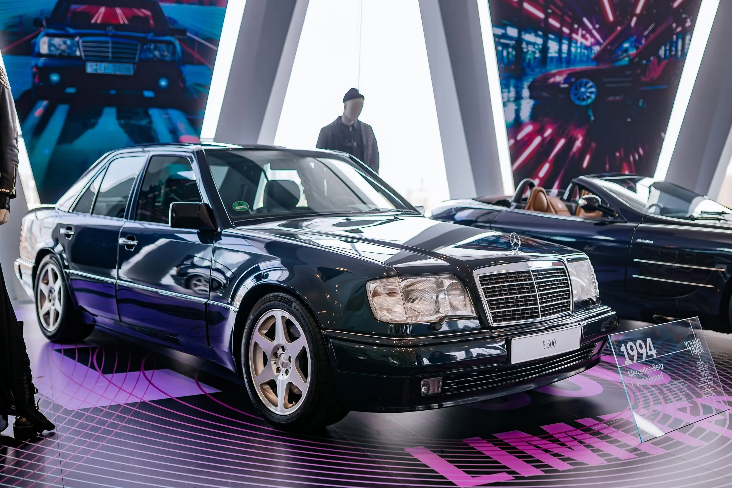 قصة مرسيدس E 500 W124.. عندما صنعت بورش واحدة من أعظم سيارات مرسيدس