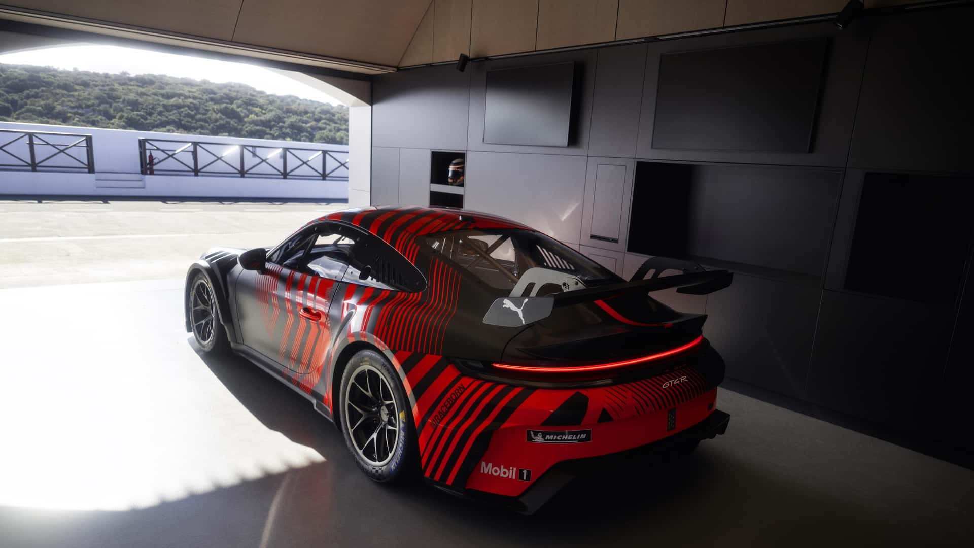 سيارة بورش 911 GT4 R