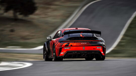 سيارة بورش GT4 R