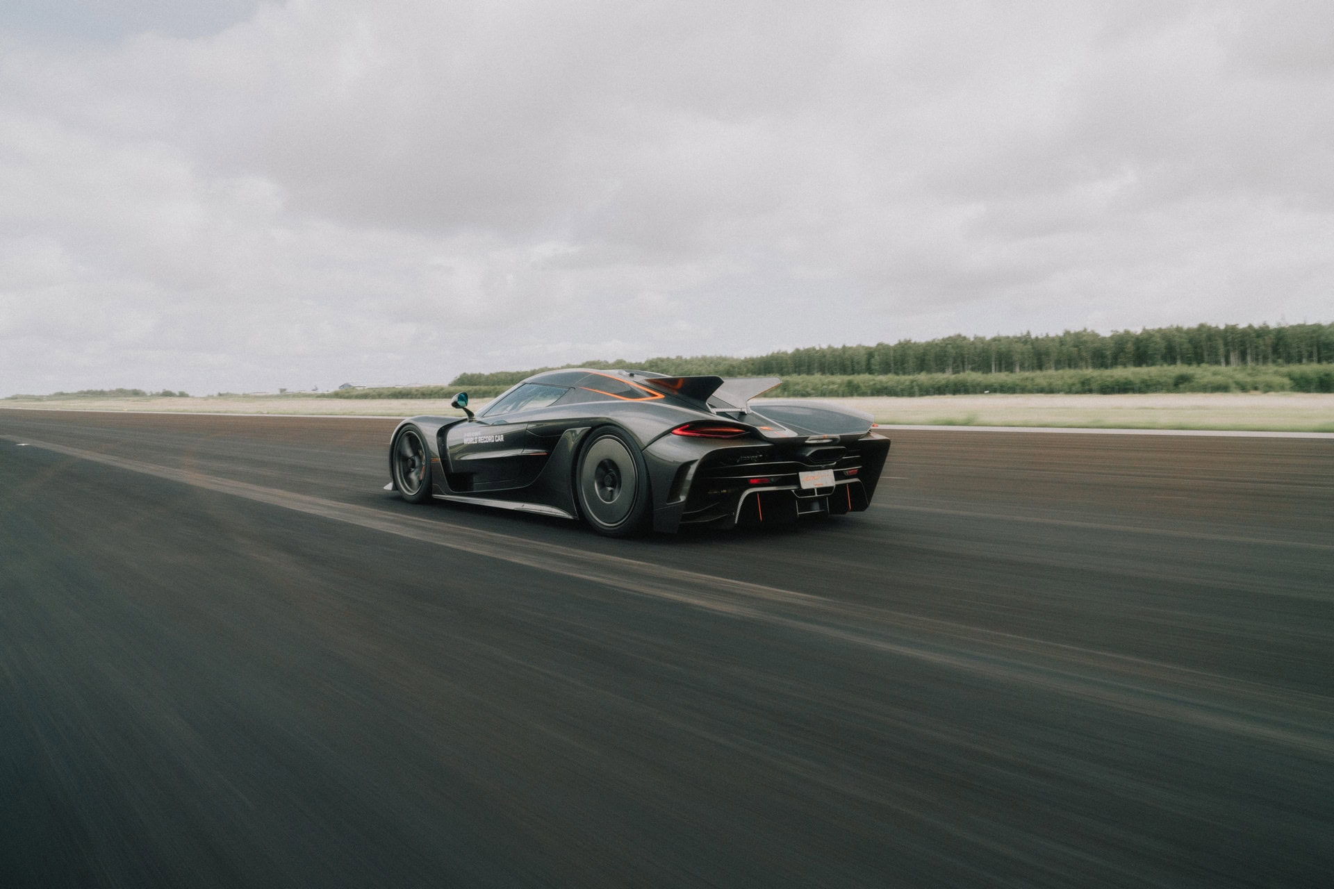 سيارة كونيجسيج جيسكو أبسولوت