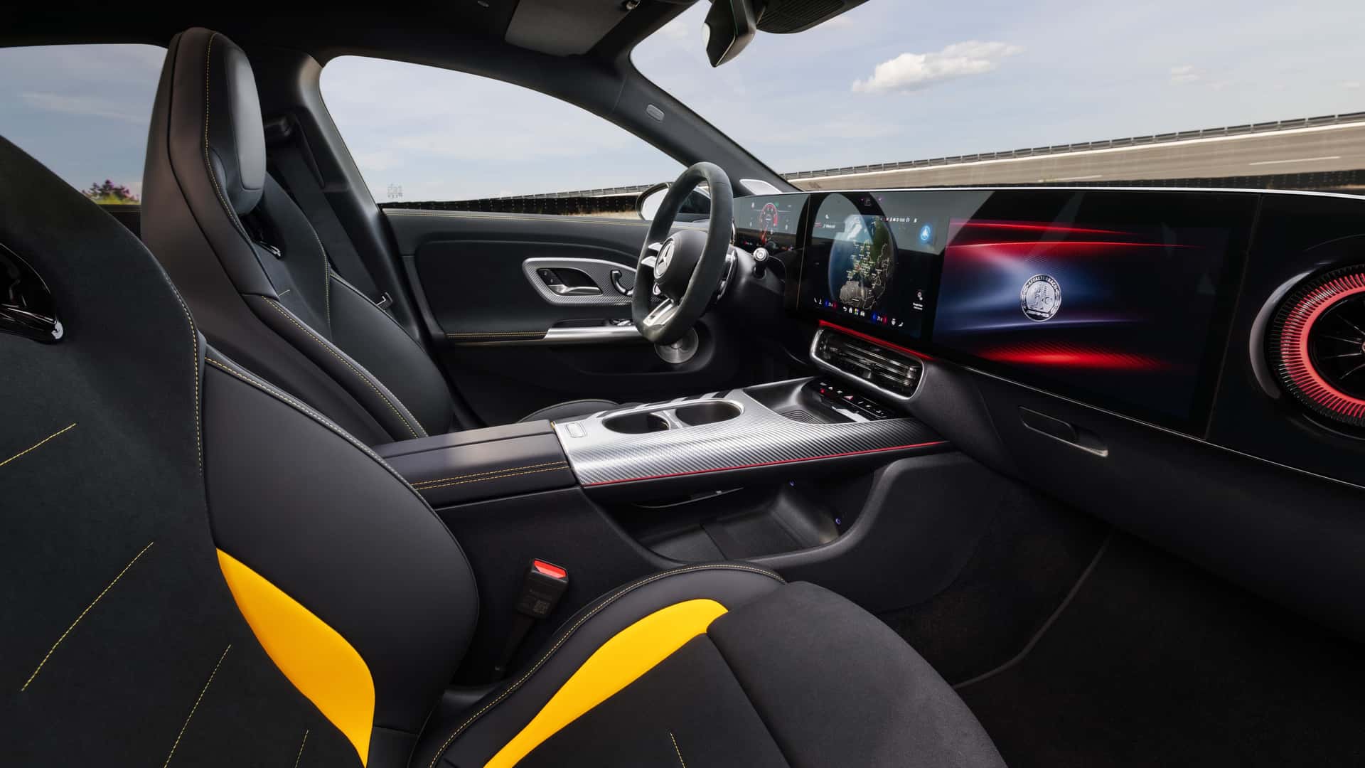 داخلية مرسيدس AMG CLA 45 2027