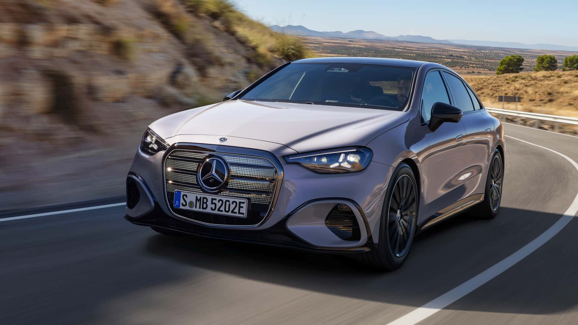 مرسيدس C-Class EQ