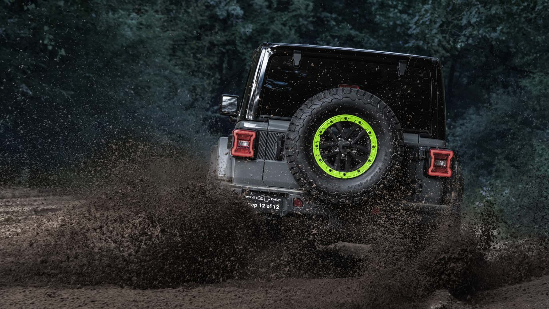 إطار احتياط في جيب رانجلر سويتشباك