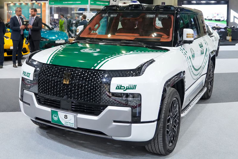 دورية شرطة دبي الجديدة يانغوانغ U8 تستطيع السباحة في المياه!